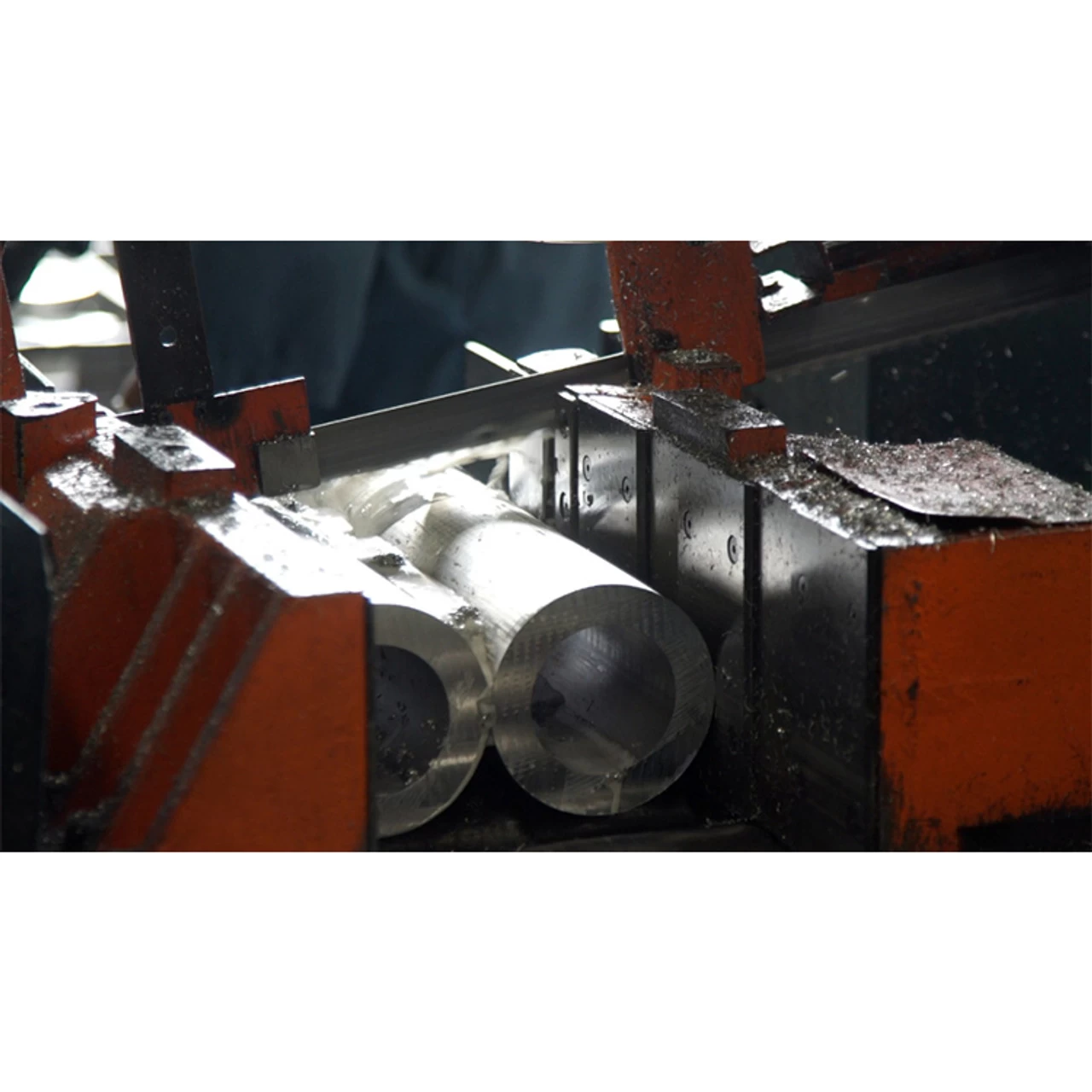 Vance & Hines - Torquer 450 Slip-On Mufflers Fits '17-'23 Touring Models - Black 11 Vance & Hines - Torquer 450 Slip-On Mufflers Fits '17-'23 Touring Models - Black - Image 9