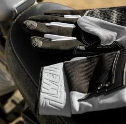 Biltwell Baja Gloves - Gray/Black 23 Biltwell Baja Gloves - Gray/Black -Bell Helmets Store biltwell baja gloves grayblack 82565.1690490541