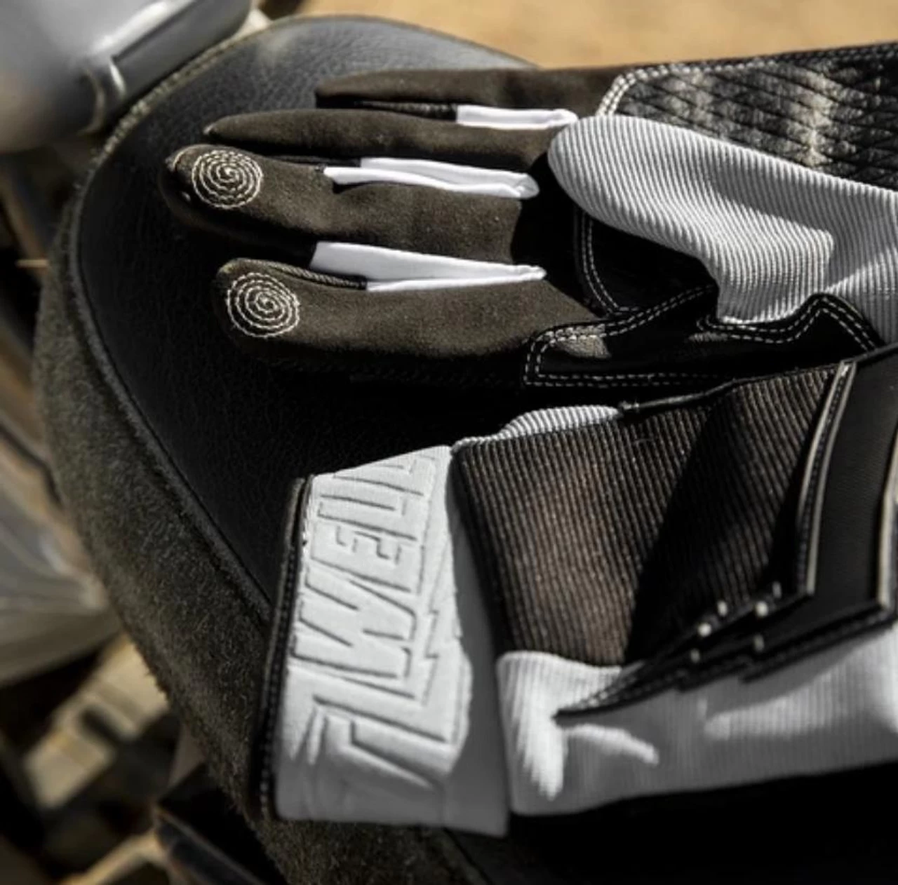 Biltwell Baja Gloves - Gray/Black 11 Biltwell Baja Gloves - Gray/Black - Image 9