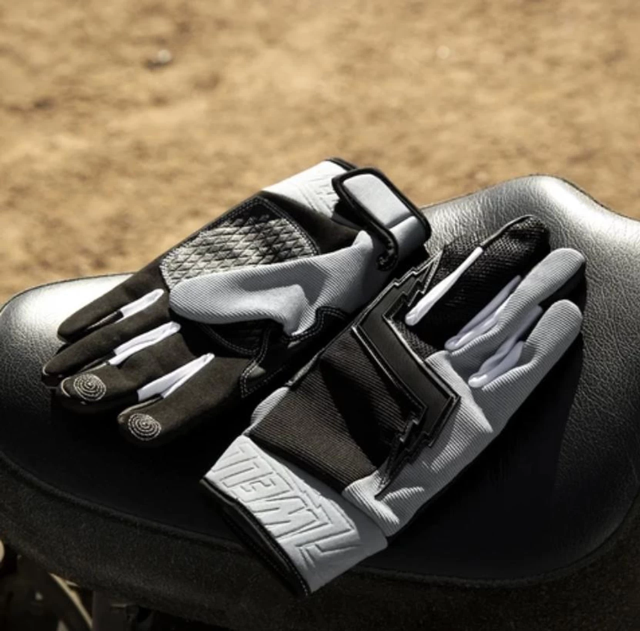 Biltwell Baja Gloves - Gray/Black 12 Biltwell Baja Gloves - Gray/Black - Image 10