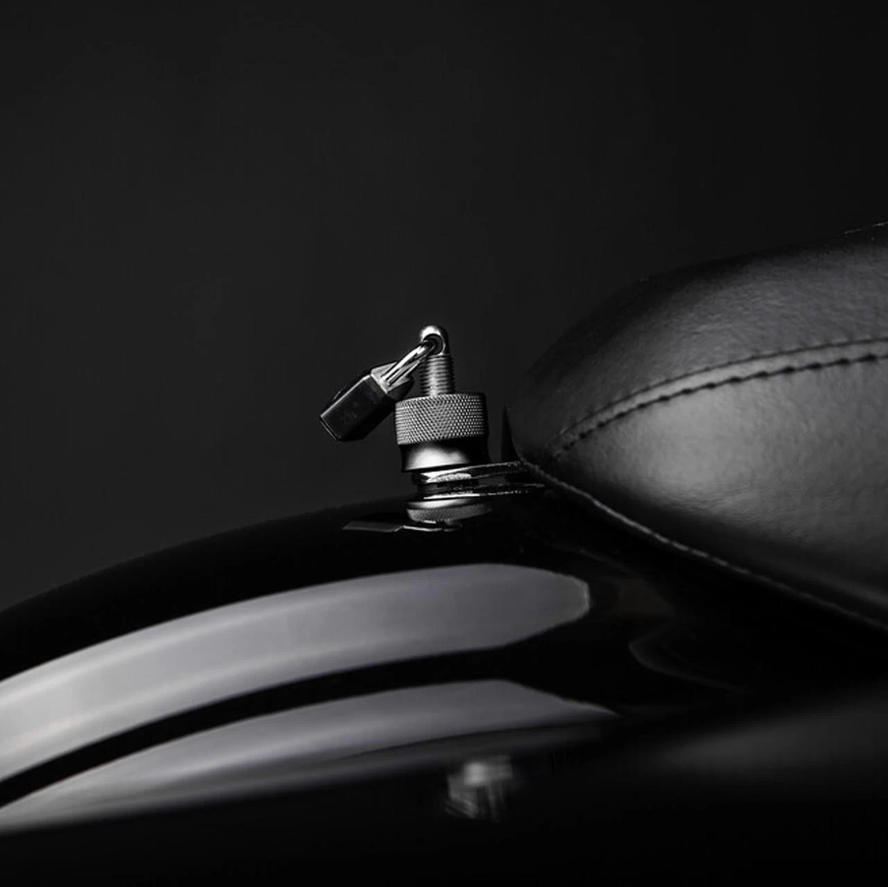 Santoro Fabworx - Black Seat Helmet Lock 3 Santoro Fabworx - Black Seat Helmet Lock - Image 3