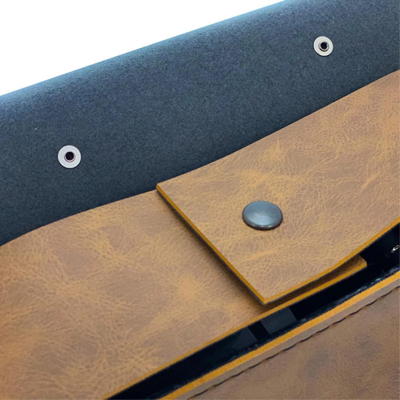 Willie And Max - Triangulated Brass Monkey Swingarm Bag - Brown 10 Willie And Max - Triangulated Brass Monkey Swingarm Bag - Brown - Image 8